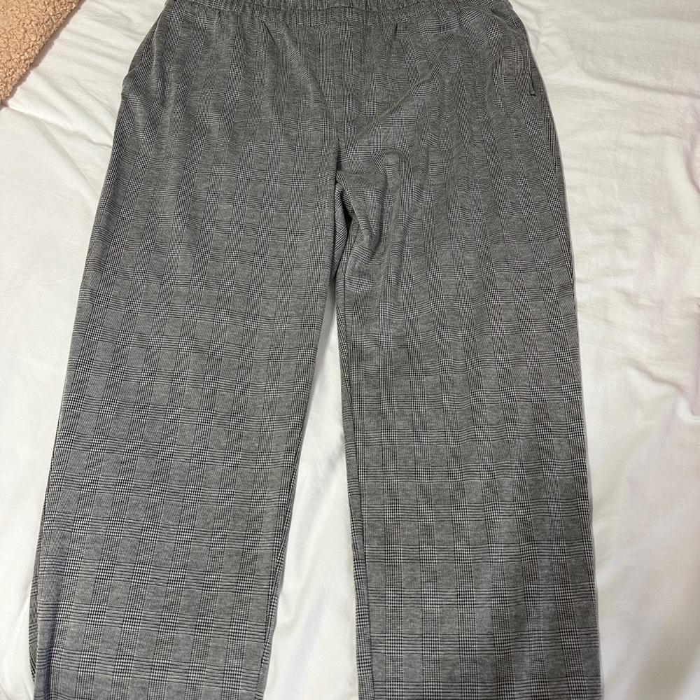 Women’s Gray Checkered Dress Pants